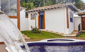Flat com Piscina no Centro de Tiradentes